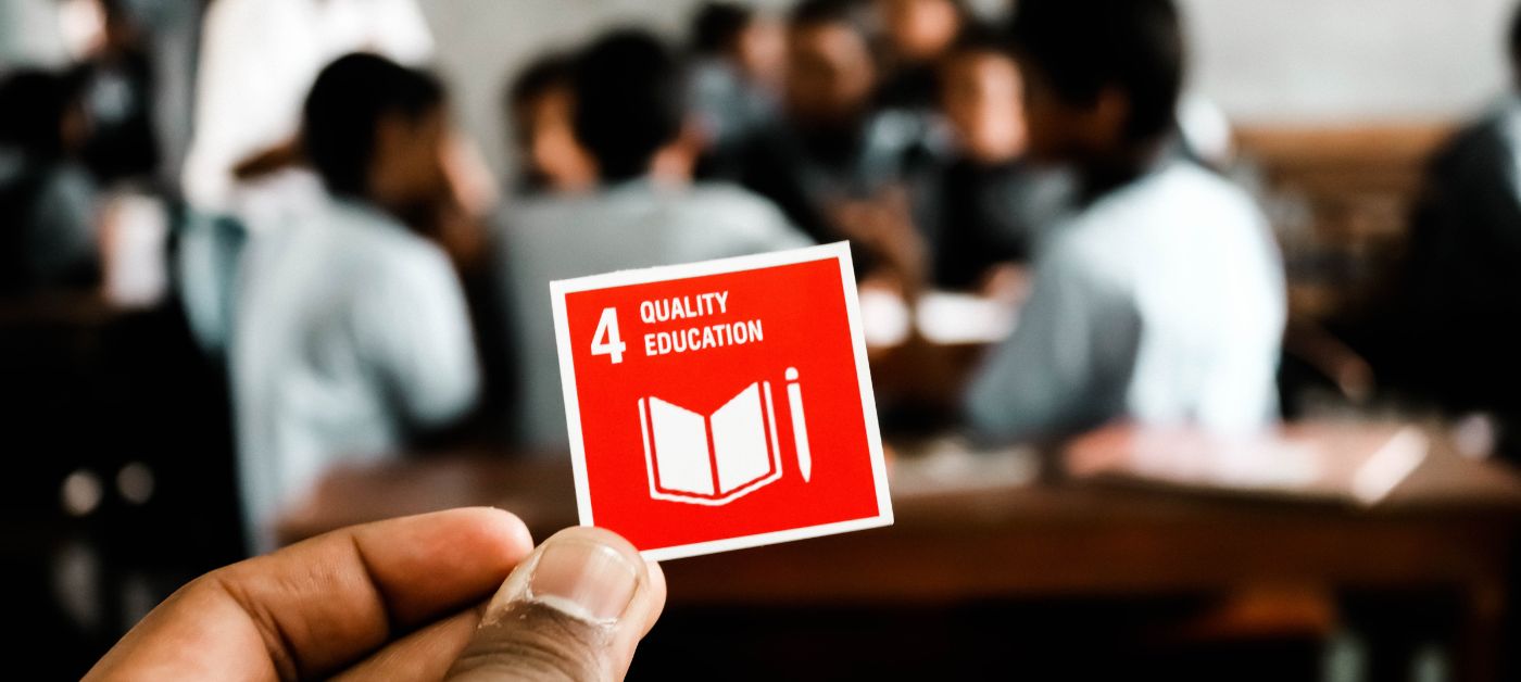 Picture of one of the SDGs: Quality education.